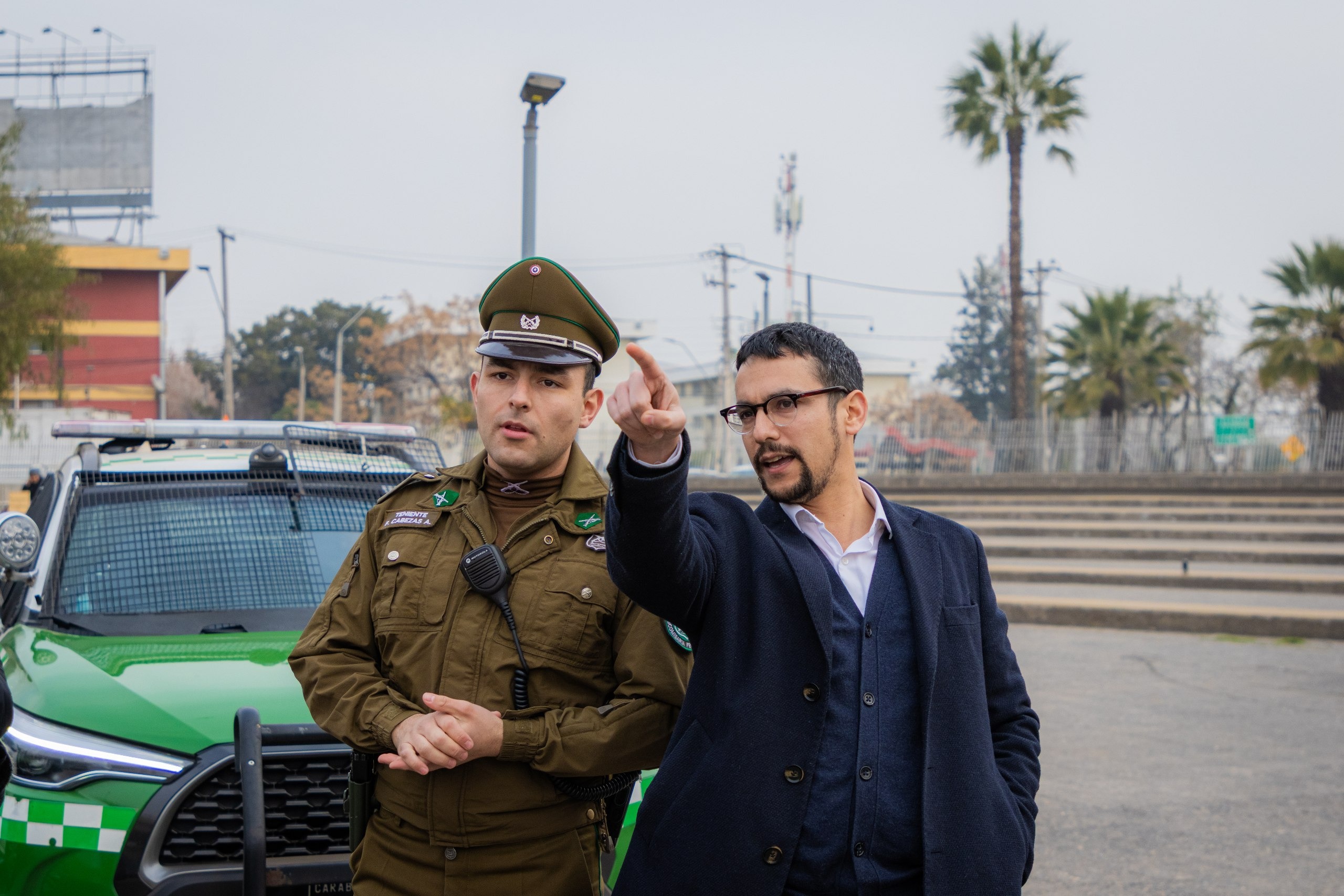 Peñalolén frena instalación de feria navideña ilegal en Av. Departamental: Alcalde denuncia «mafias» y refuerza seguridad